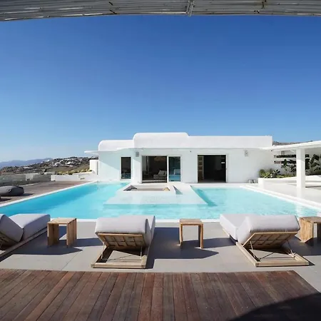 Aqua Pearl Mykonos * トゥルロス
