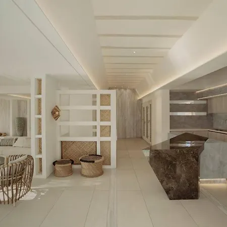 Aqua Pearl Mykonos * トゥルロス